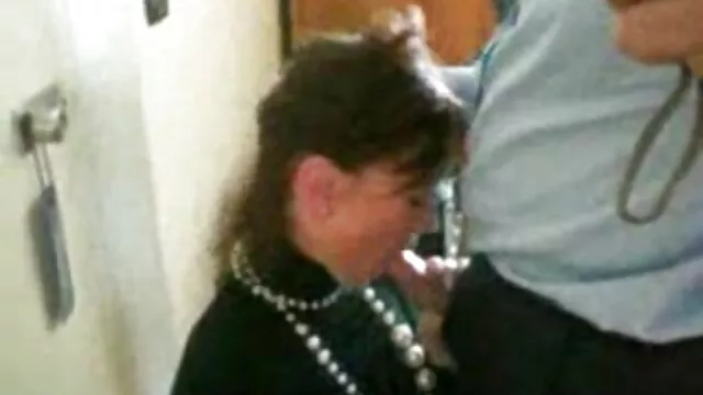 ایچ ڈی کے معیار :  ٹنی سنہرے سکسایرانی جدید بالوں والی ، لالچ کے ساتھ جنسی تعلقات میں شوہر اور اس کے سیکرٹری فحش ویڈیو 