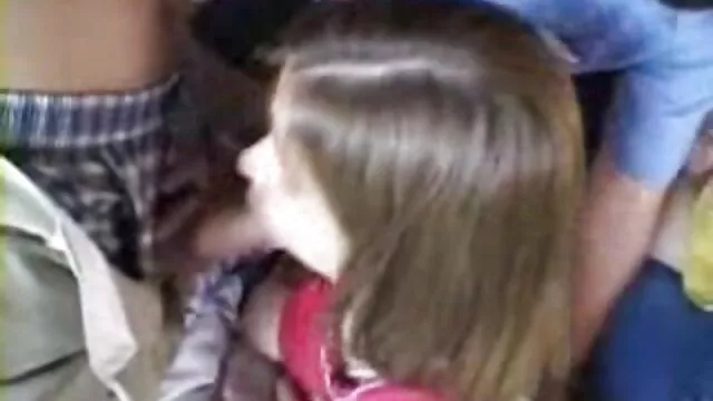 ایچ ڈی کے معیار :  نوجوانوں پر impaled ایک بڑا schlong میں اس فیلم سکسی سینمایی جدید کے پریمی کے سامنے فحش ویڈیو 
